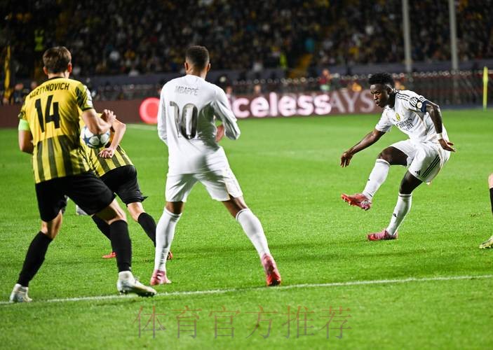 皇马新球王!本马连续3季进球20+ 射手榜仅次梅西 皇马新球王!本马连续3季进球20+ 射手榜仅次梅西